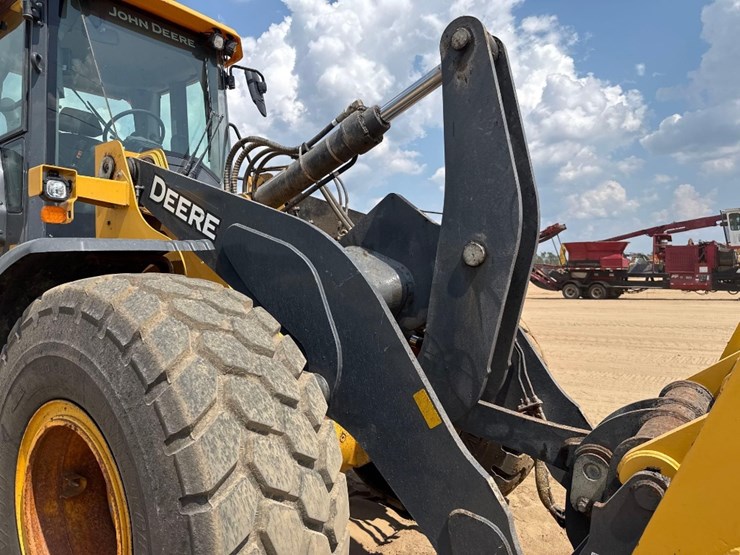 john-deere-444-624---60"-loader-forks-image-24
