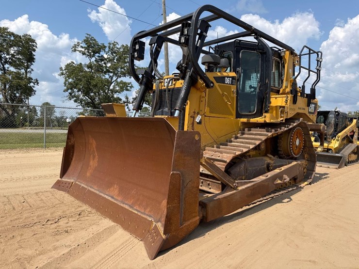 caterpillar-d6t-xl-image-2
