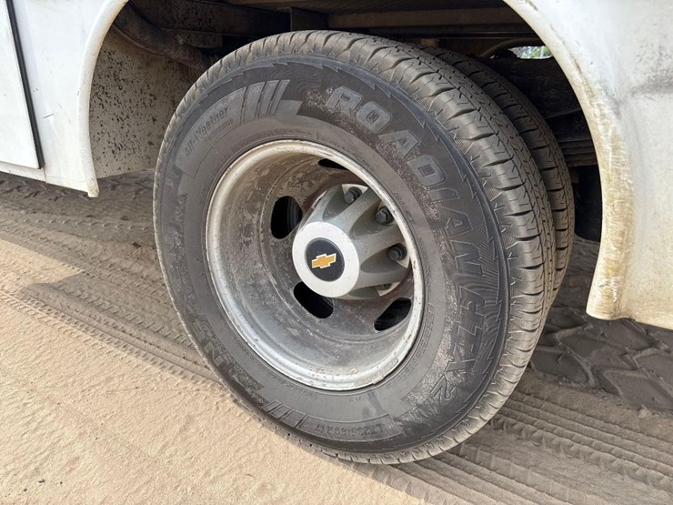 2016-chevrolet-3500hd-image-9