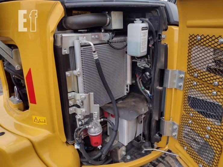 2023-deere-35g-image-44