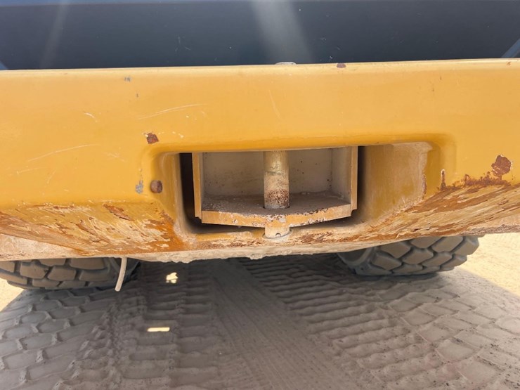 2022-caterpillar-980-image-15