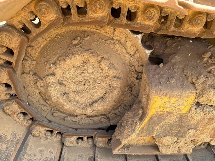 2007-deere-700j-xlt-image-16