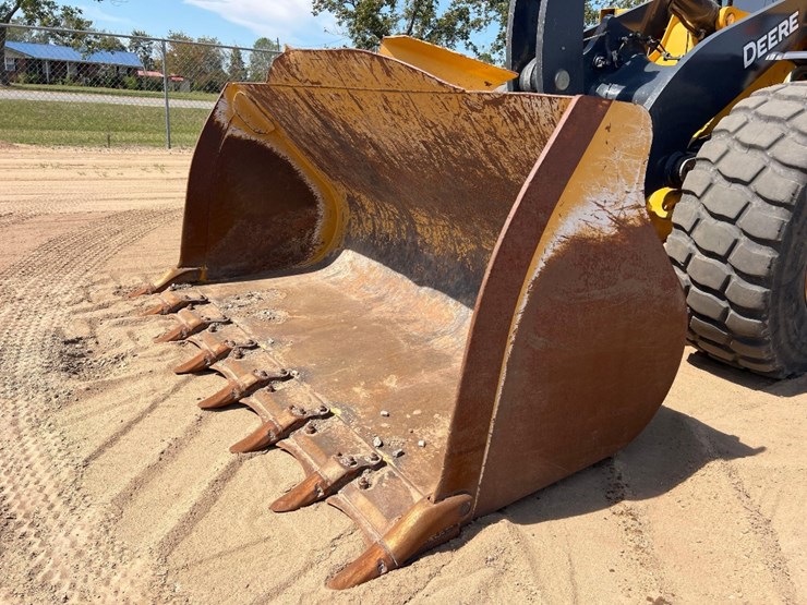 2021-deere-624p-image-10
