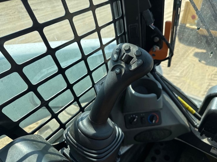 2019-bobcat-s770-image-26