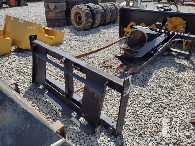 skid-loader-2-prong-bale-spear-image-2