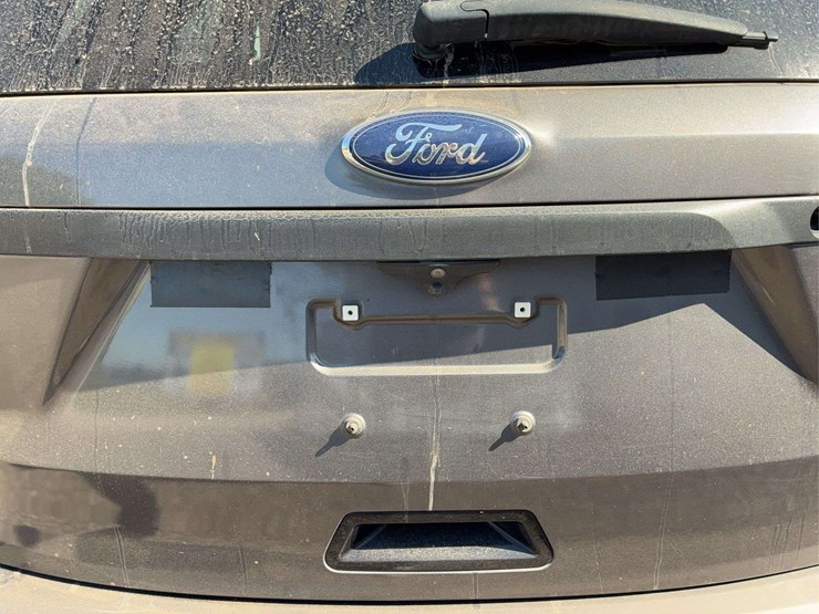 2017-ford-explorer-image-13