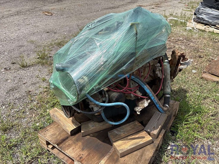 2-windsor-351-inboard-motors-w/transmissions-shafts-rutters-and-props-image-4