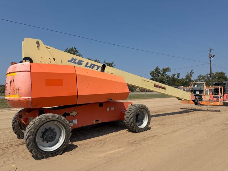 2008-jlg-800s-image-2