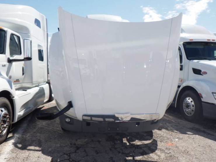 peterbilt-579-image-15