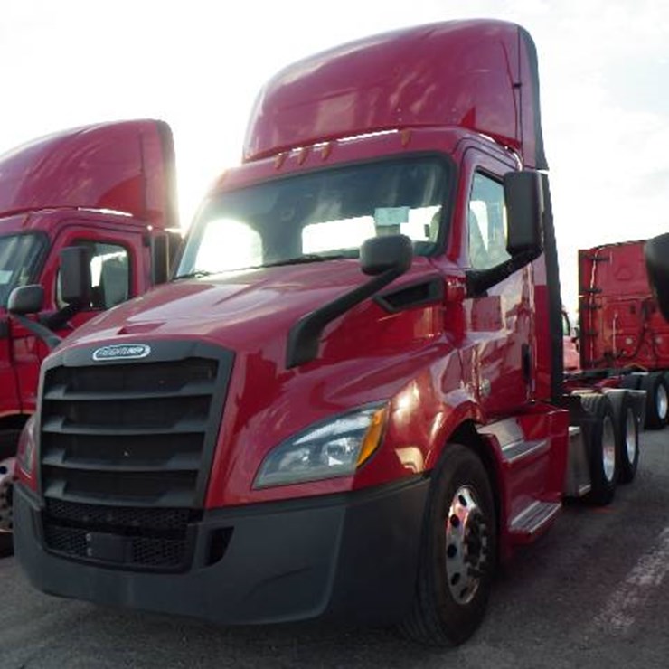 2019 FREIGHTLINER CASCADIA 116