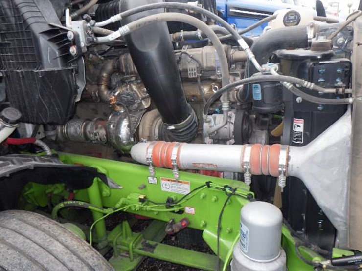 2024-freightliner-cascadia-126-image-18