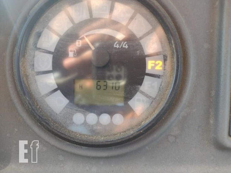 2015-deere-324k-image-6