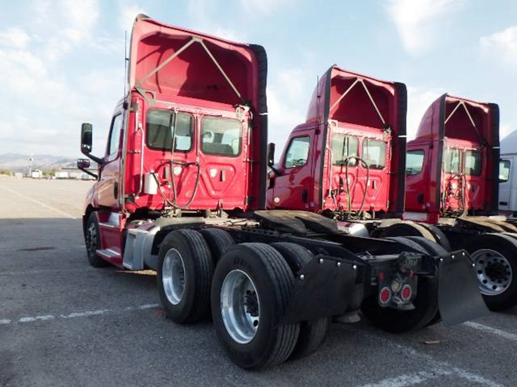 2019-freightliner-cascadia-116-image-7