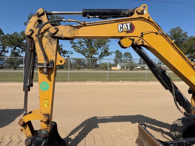 2022-caterpillar-303-image-22