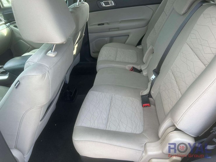 2011-ford-explorer-image-19