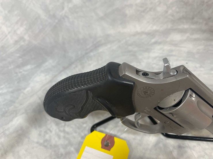 #4820-•-taurus-model-85-38-spl-revolver,-sn:-is36555-image-7