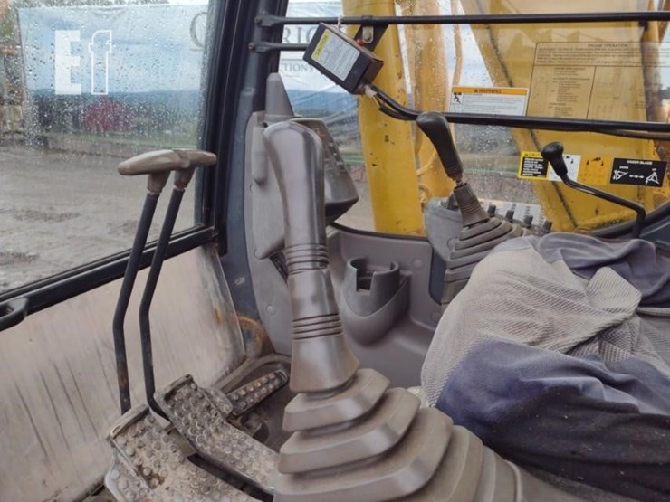 2006-deere-120c-image-11