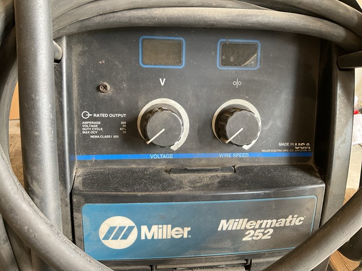 #116-•-miller-welder-252-image-8