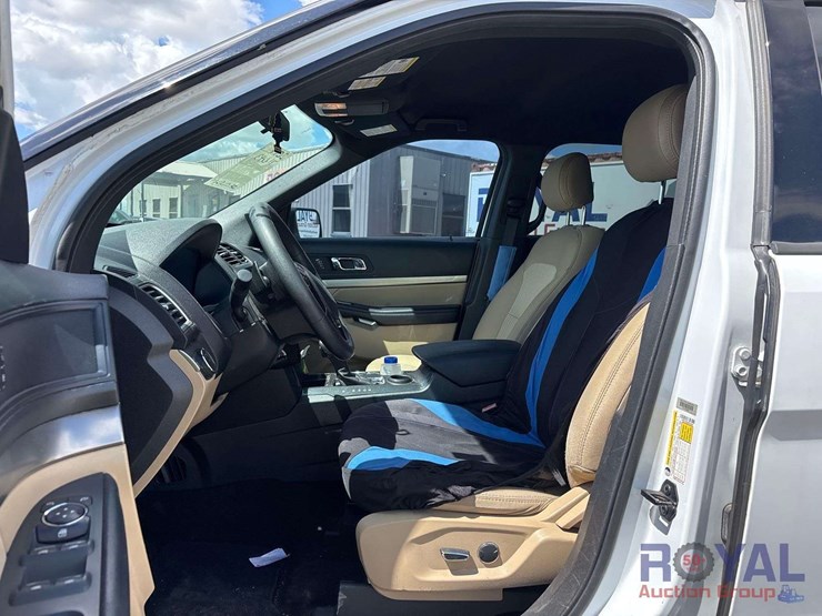 2017-ford-explorer-image-13