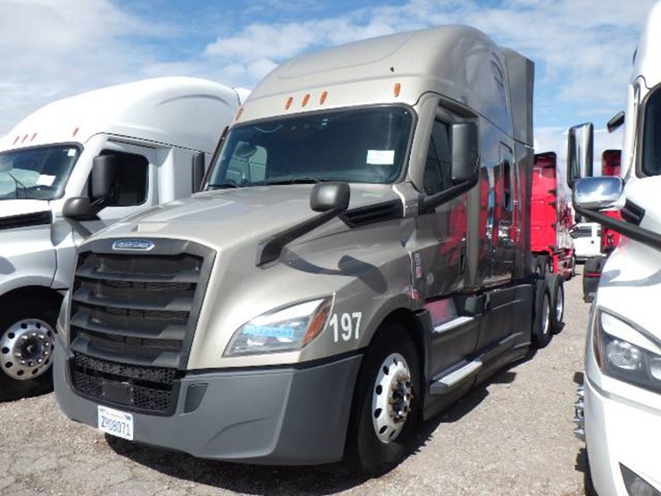 2022-freightliner-cascadia-126-image-1