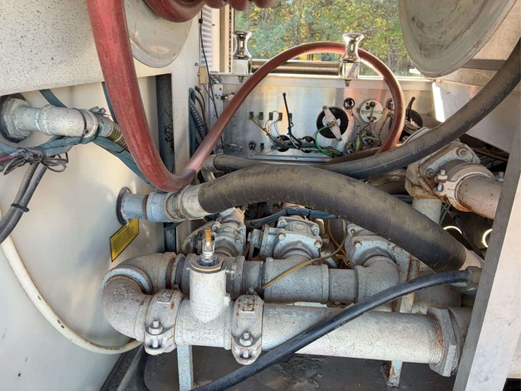 2002-ford-f550-image-28