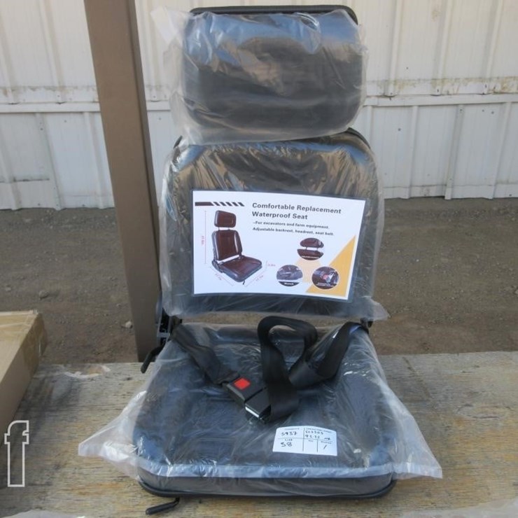 27.6" X 17.7" X 17.7" EQUIPMENT SEAT