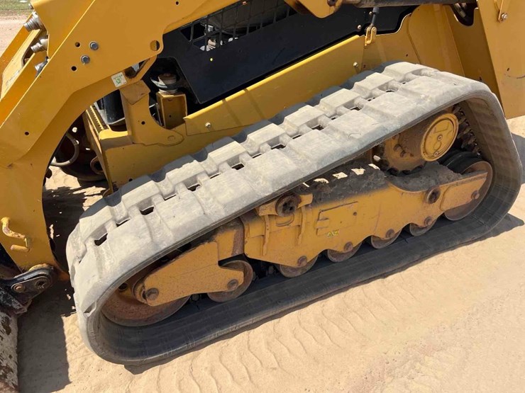 2021-caterpillar-279d3-image-9