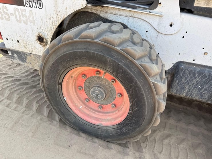 2016-bobcat-s770-image-12