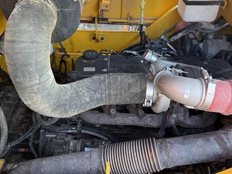 2012-hyundai-160d-7e-image-6