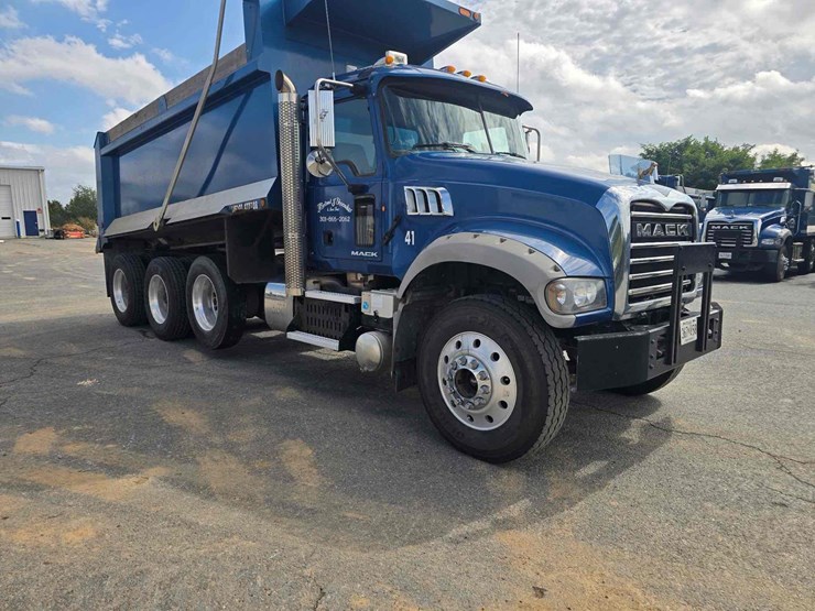 2014-mack-tri-axle-dump-truck-image-3