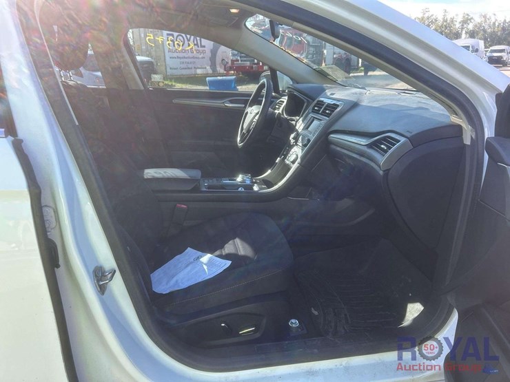2018-ford-fusion-hybird-image-25