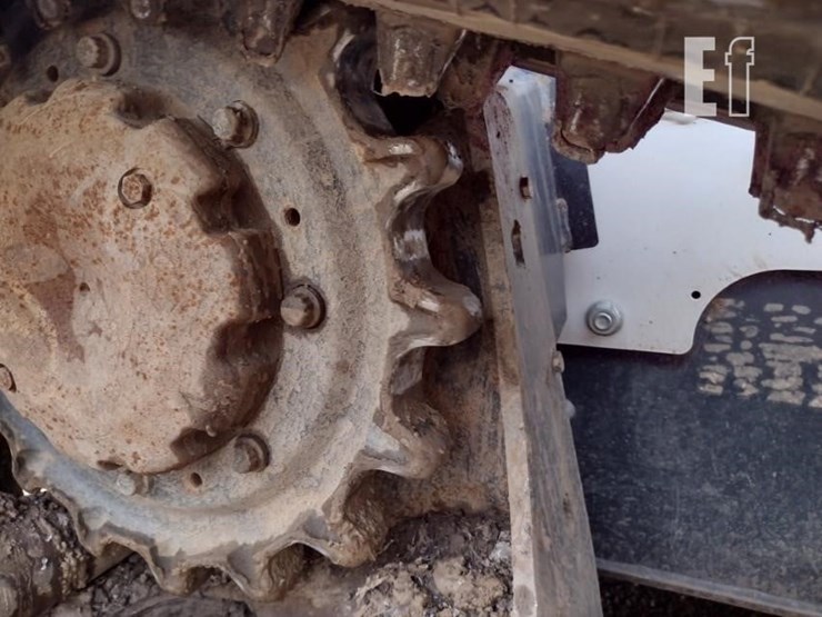 2021-bobcat-t870-image-30