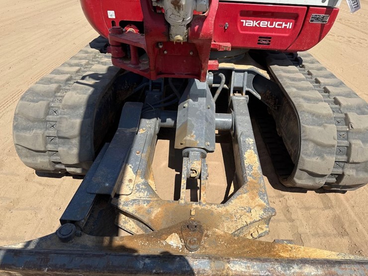 takeuchi-tb250-2-image-28