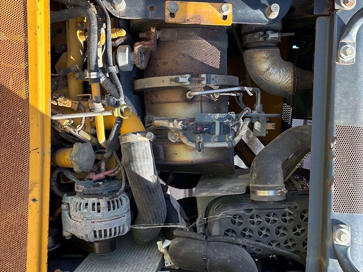 2013-john-deere-650k-crawler-tractor-dozer-image-6