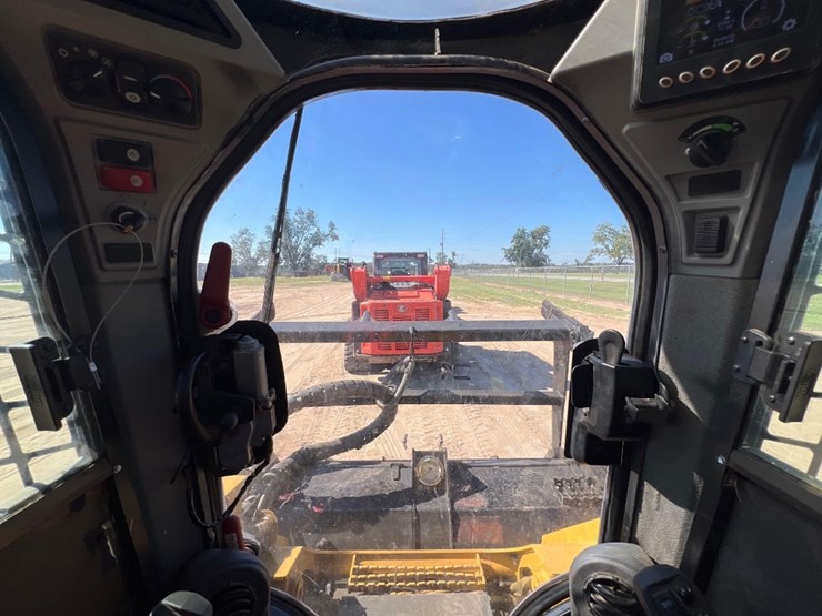 2019-caterpillar-299d2-xhp-image-34