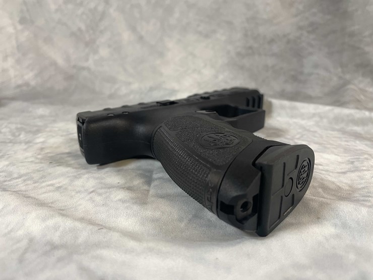 #4795-•-beretta-apx-9mm-luger-pistol,-sn:-a126539x-image-5