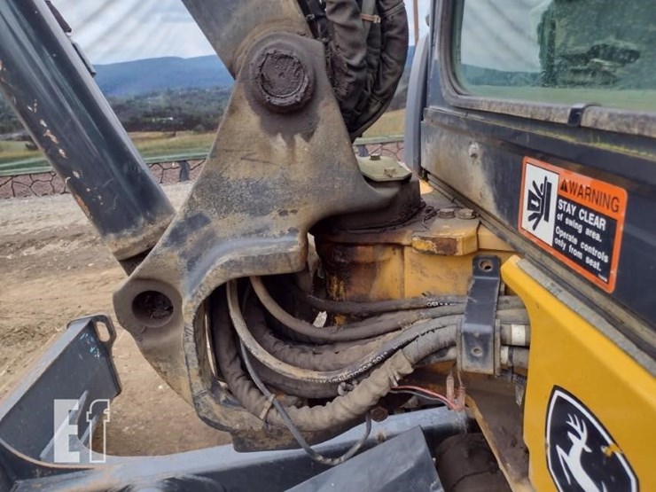 2019-deere-35g-image-28