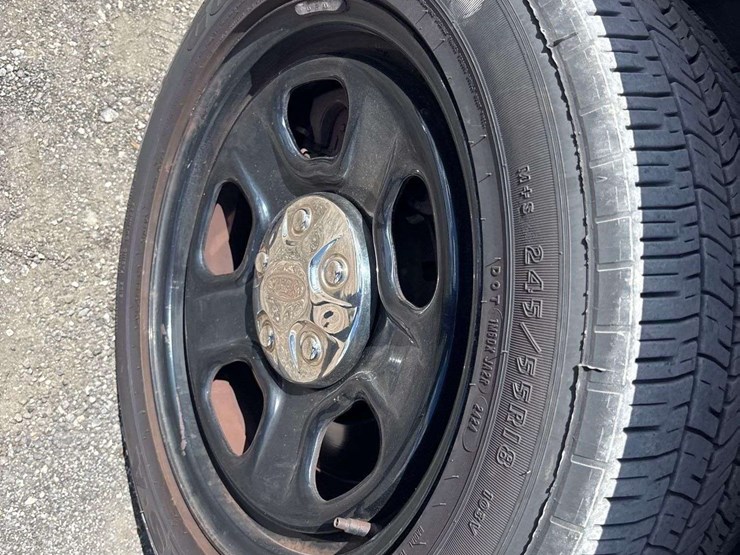 2018-ford-explorer-image-28