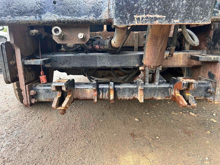 2009-mack-granite-tandem-axle-dump-truck-image-14