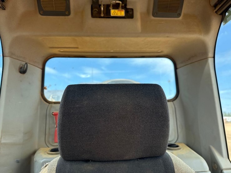 2014-caterpillar-324el-image-44