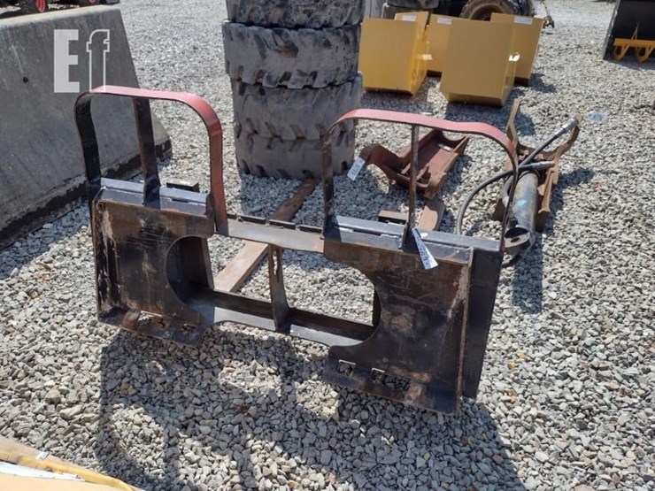 adjustable-skid-loader-forks-image-1
