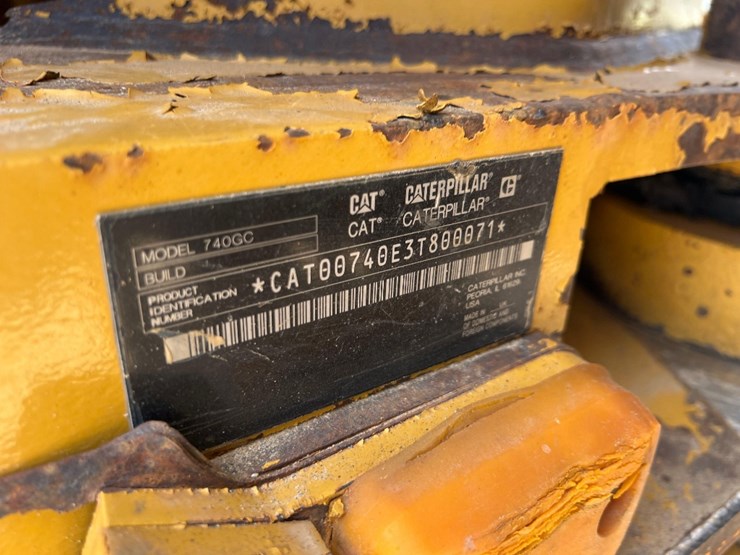 2019-caterpillar-740-gc-image-31