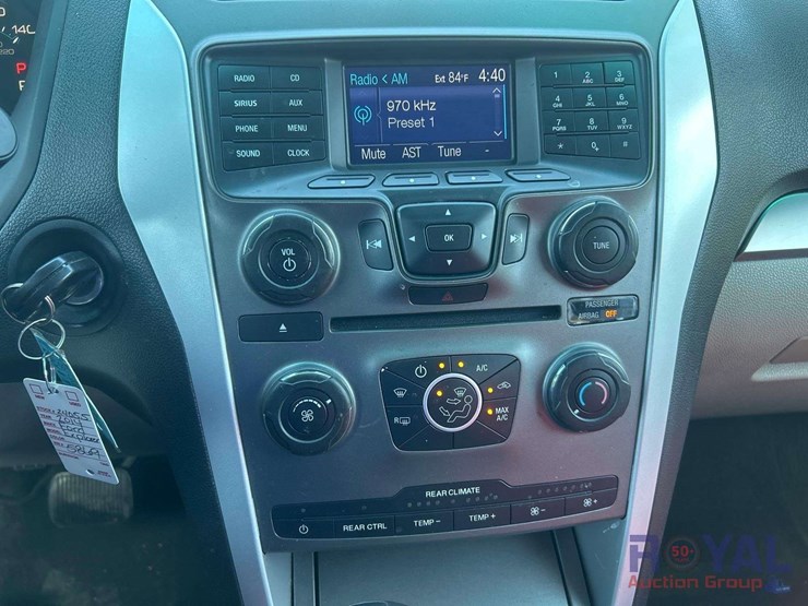 2014-ford-explorer-image-17