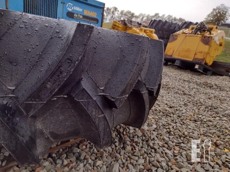 kubota-14.9---26-wheel-&-tire-image-3