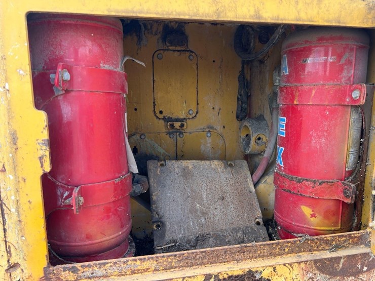2015-deere-1050k-image-31