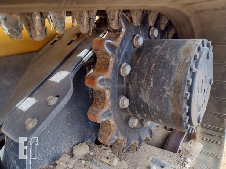 2023-deere-331g-image-21