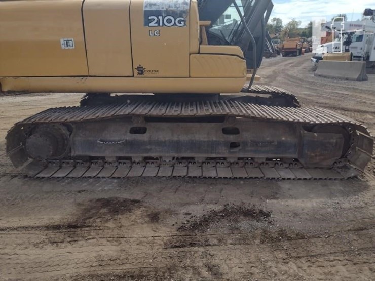 2013-deere-210g-lc-image-21