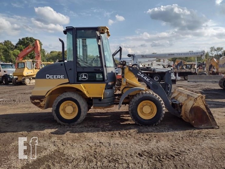 2017-deere-244kii-image-3