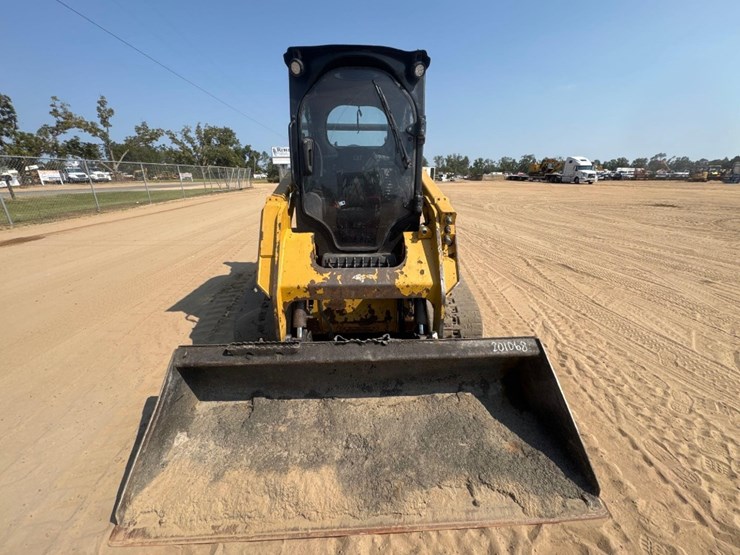 2020-caterpillar-259d3-image-3