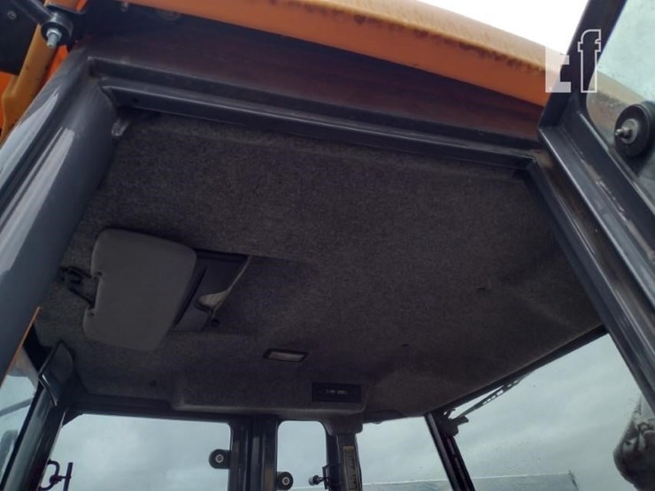 2019-deere-410l-image-17